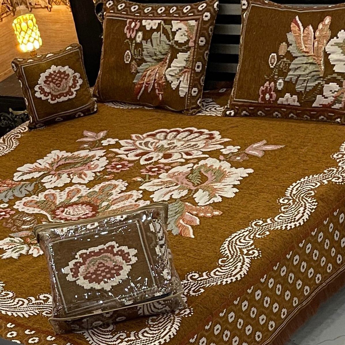 Luxury 4Pc Velvet Jacquard Bedsheet Set