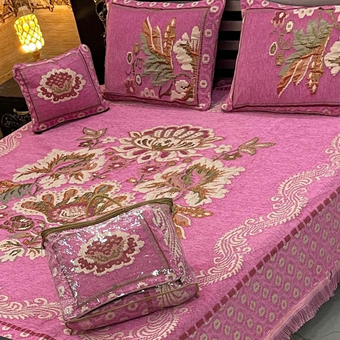 Luxury 4Pc Velvet Jacquard Bedsheet Set