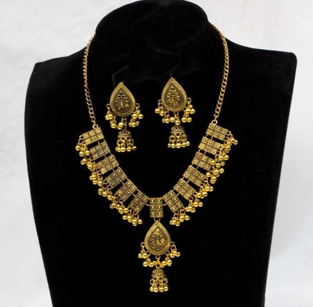 Antique Style Artificial Choker Set